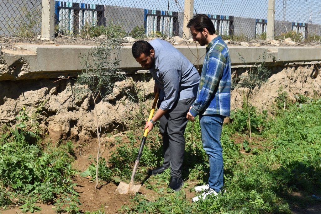 قسم هندسة حاسبات بغداد يشارك في يوم التشجير الوطني لتحسين البيئة ومكافحة التصحر