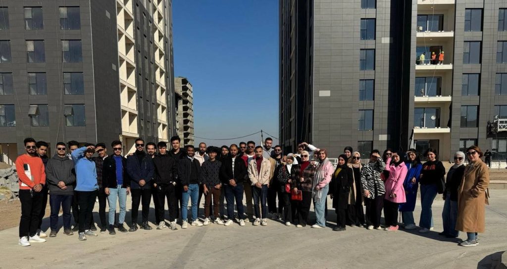 طلبة هندسة المساحة في زيارة علمية إلى مجمع مارينا السكني