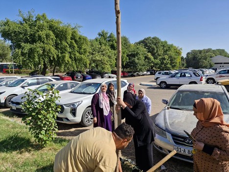 قسم هندسة الحاسبات ينظم حملة تطوعية للتشجير ضمن مبادرة مكافحة التصحر