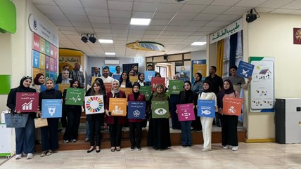 الهندسة البيئية توسّع آفاق طلبتها بزيارة علمية إلى مركز بغداد للطاقة المتجددة