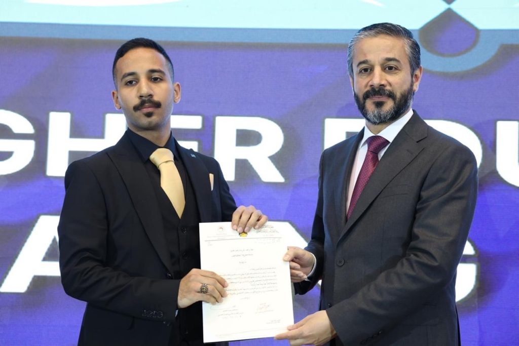 طالب هندسة النفط بجامعة بغداد يحصد مرتبة متقدمة في جائزة القراءة 2025