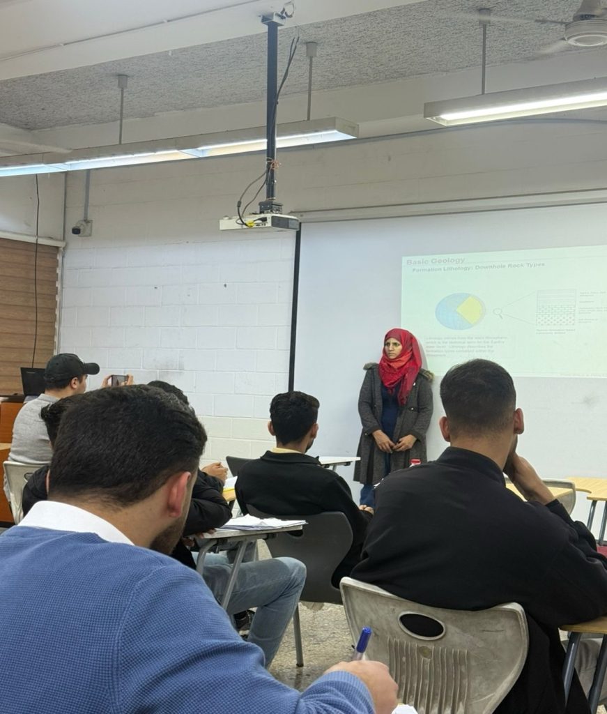 هندسة النفط تنظم ورشة عمل حول تقنيات السيطرة الحديثة على آبار النفط والغاز